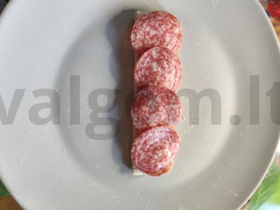 Užkandžių sumuštinis su saliami ir burokėliais Žingsnis 3