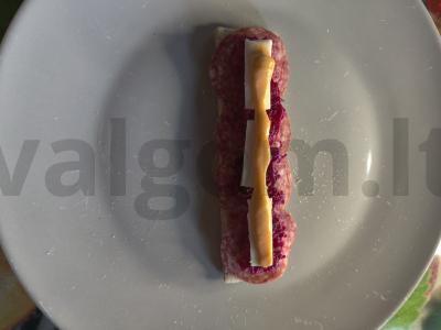 Užkandžių sumuštinis su saliami ir burokėliais Žingsnis 6