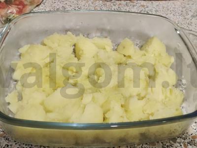 Dešrelės su daržovėmis ir bulvėmis po sūriu Žingsnis 2