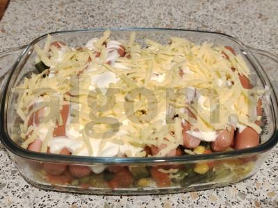 Dešrelės su daržovėmis ir bulvėmis po sūriu Žingsnis 7