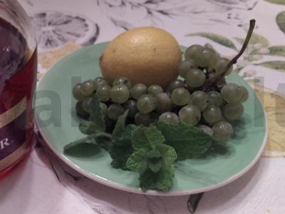 Kokteilis su konjaku ir vynuogių sultimis Žingsnis 1