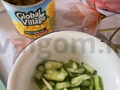 Skanus salotas su raudonaisiais pupelėmis ir kukurūzais Žingsnis 1