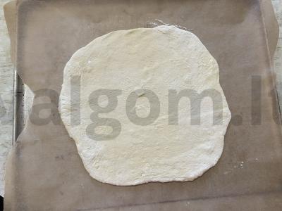 Kvapni pica su virta dešra ir kreminiu sūriu Žingsnis 4