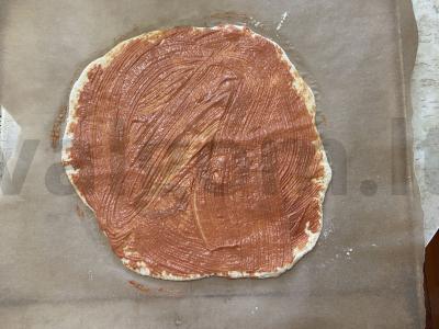 Kvapni pica su virta dešra ir kreminiu sūriu Žingsnis 6