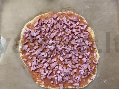 Kvapni pica su virta dešra ir kreminiu sūriu Žingsnis 8