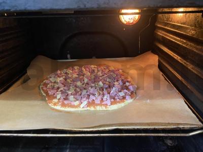 Kvapni pica su virta dešra ir kreminiu sūriu Žingsnis 11