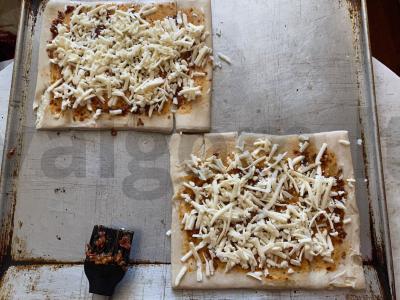 Oro picos su kreminiu sūriu ir rūkytomis dešromis Žingsnis 5