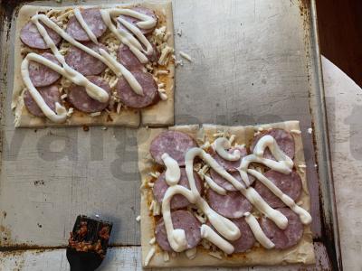 Oro picos su kreminiu sūriu ir rūkytomis dešromis Žingsnis 8