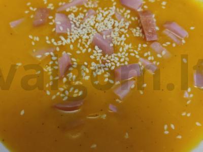 Moliūgų sriuba pagrindine nuotrauka