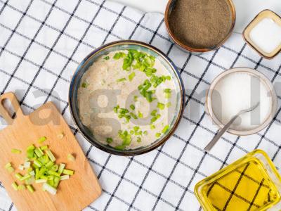 Kalakutienos filė salotos su salotų lapais Žingsnis 2