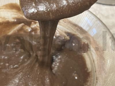 Šokoladiniai keksiukai su bananais Žingsnis 5