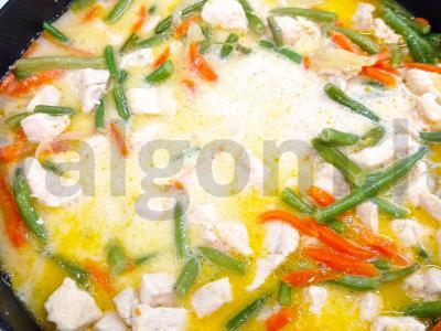 Vištienos ir laukinių ryžių karis Žingsnis 4