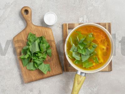 Vasaros rūgštynių sriuba su kiaušiniu Žingsnis 3