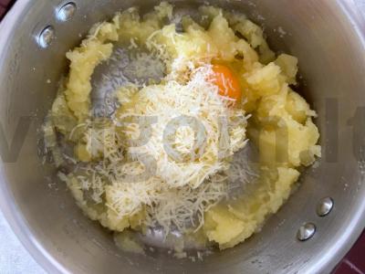 Švelni bulvių apkepas su pievagrybiais Žingsnis 2