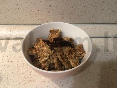 Müsli su bananais pagrindine nuotrauka