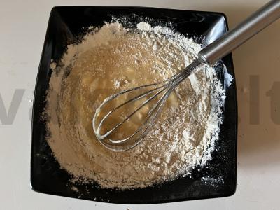 Nuostabus pyragas orkaitėje su ananasais Žingsnis 2