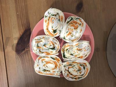 Vištienos ir lydyto sūrio ritinėliai pagrindine nuotrauka