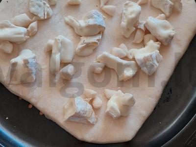 Pyragas su kriaušėmis ir brie sūriu Žingsnis 1