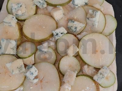 Pyragas su kriaušėmis ir brie sūriu Žingsnis 3