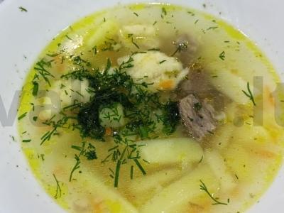 Sriuba su kiauliena ir kvietiniais kukuliais pagrindine nuotrauka