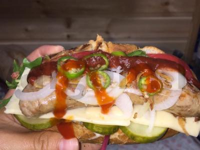 Aštrus dešrainis su kupatomis pagrindine nuotrauka