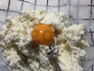 Vaniliniai varškėčiai iš grūdėtos varškės Žingsnis 3