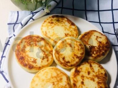 Vaniliniai varškėčiai iš grūdėtos varškės pagrindine nuotrauka