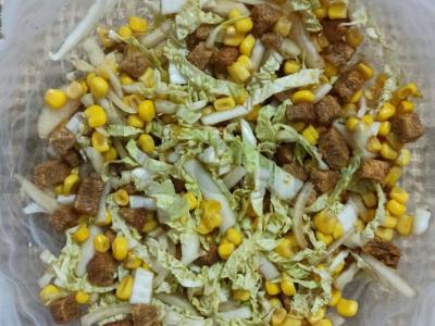 Sultingas salotas su kukurūzais Žingsnis 2