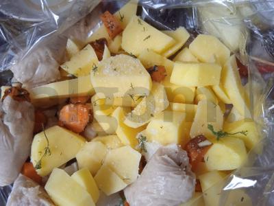 Vištienos dešrelės, keptos su bulvėmis Žingsnis 3