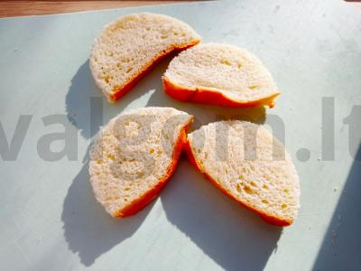 Brusketa su menkės ikrais ir kreminiu sūriu Žingsnis 1