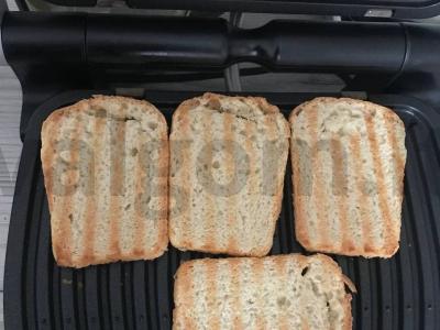 Tostai su straciatella sūriu ir vyšnių džemu bei avokado tostai Žingsnis 1