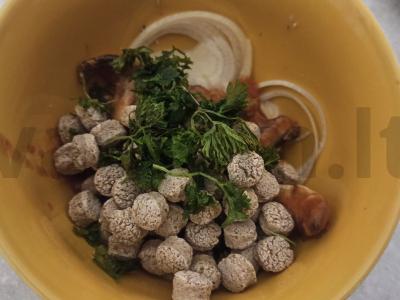 Žuvies salotos su svogūnais Žingsnis 3