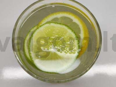 Klasikinė krienovucha iš degtinės pagrindine nuotrauka