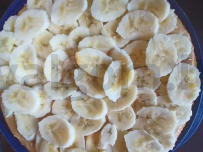 Tortas iš paruoštų biskvitų: bananas, apelsinas, persikas, želė Žingsnis 4