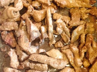 Grikių košė su džiovintais slyvomis ir jautienos kepenimis Žingsnis 1