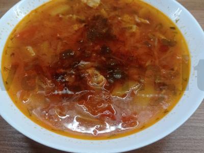 Sultingas barščiai su pupelėmis pagrindine nuotrauka