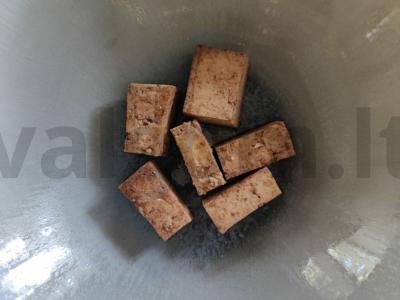 Keptas tofu su žemės riešutais, aštriu pipiru ir medumi Žingsnis 4