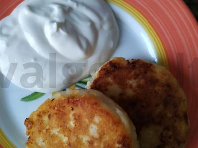 Varškėčiai su įvairiais padažais Žingsnis 3