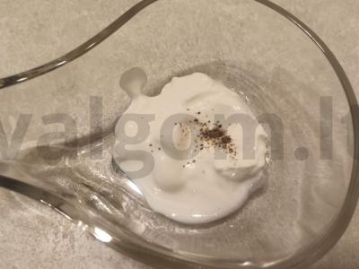 Agurkų užkandis su raudonaisiais serbentais Žingsnis 1