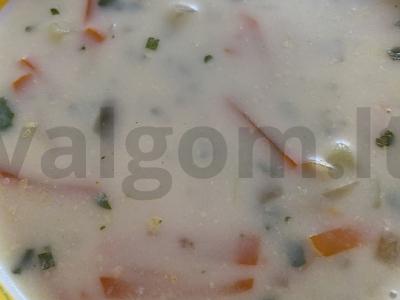 Grietinėlės sriuba su alyvuogių aliejumi pagrindine nuotrauka