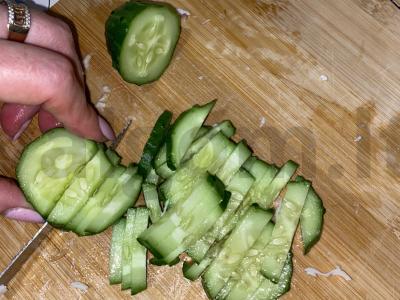 Pavasarinė salotų receptas, nuo kurio nesustorėsite Žingsnis 2