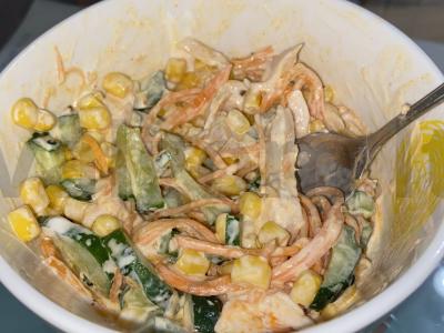 Pavasarinė salotų receptas, nuo kurio nesustorėsite pagrindine nuotrauka