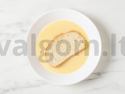 Keptuvėje kepti skrudinti duoneliai Žingsnis 5