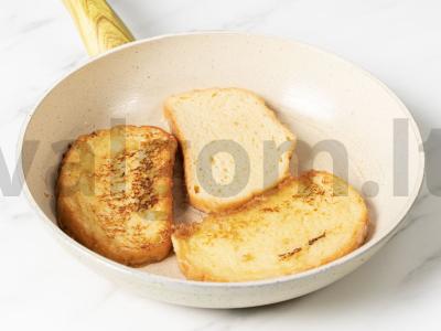 Keptuvėje kepti skrudinti duoneliai Žingsnis 6