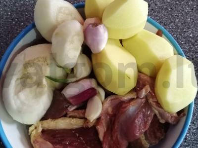 Kotletai „Skaniausias sultinys“ Žingsnis 1