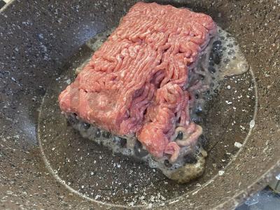 Ryžių makaronai su faršu ir cukinijomis Žingsnis 1