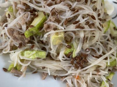 Ryžių makaronai su faršu ir cukinijomis Žingsnis 5