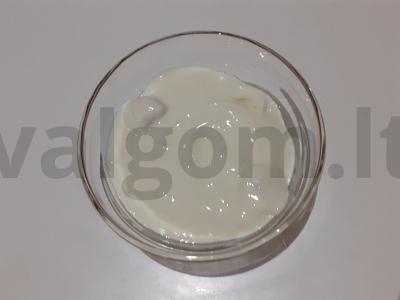 Naudingas grietinėlė su granola Žingsnis 4