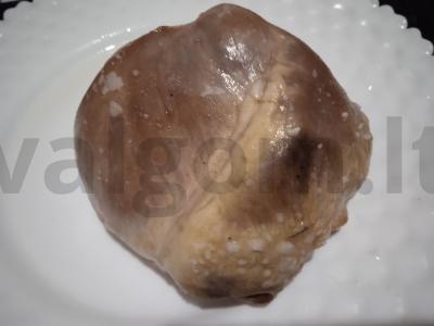 Kiaulienos širdies salotos su marinuotais svogūnais ir alyvuogių aliejumi Žingsnis 1