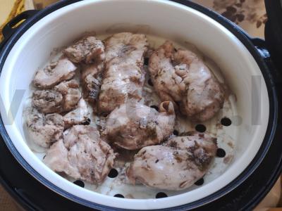 Garstyčių vištienos krūtinėlė garuose pagrindine nuotrauka